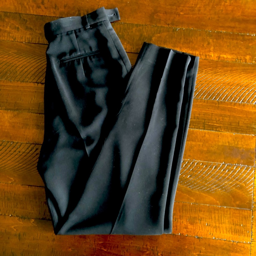 Cache ladies black dress pants slim leg size 6 100 % polyester